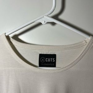 Cuts Elongated Pocket Tee